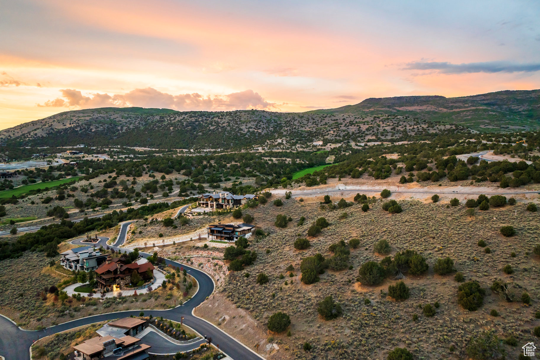 RED LEDGES - Land