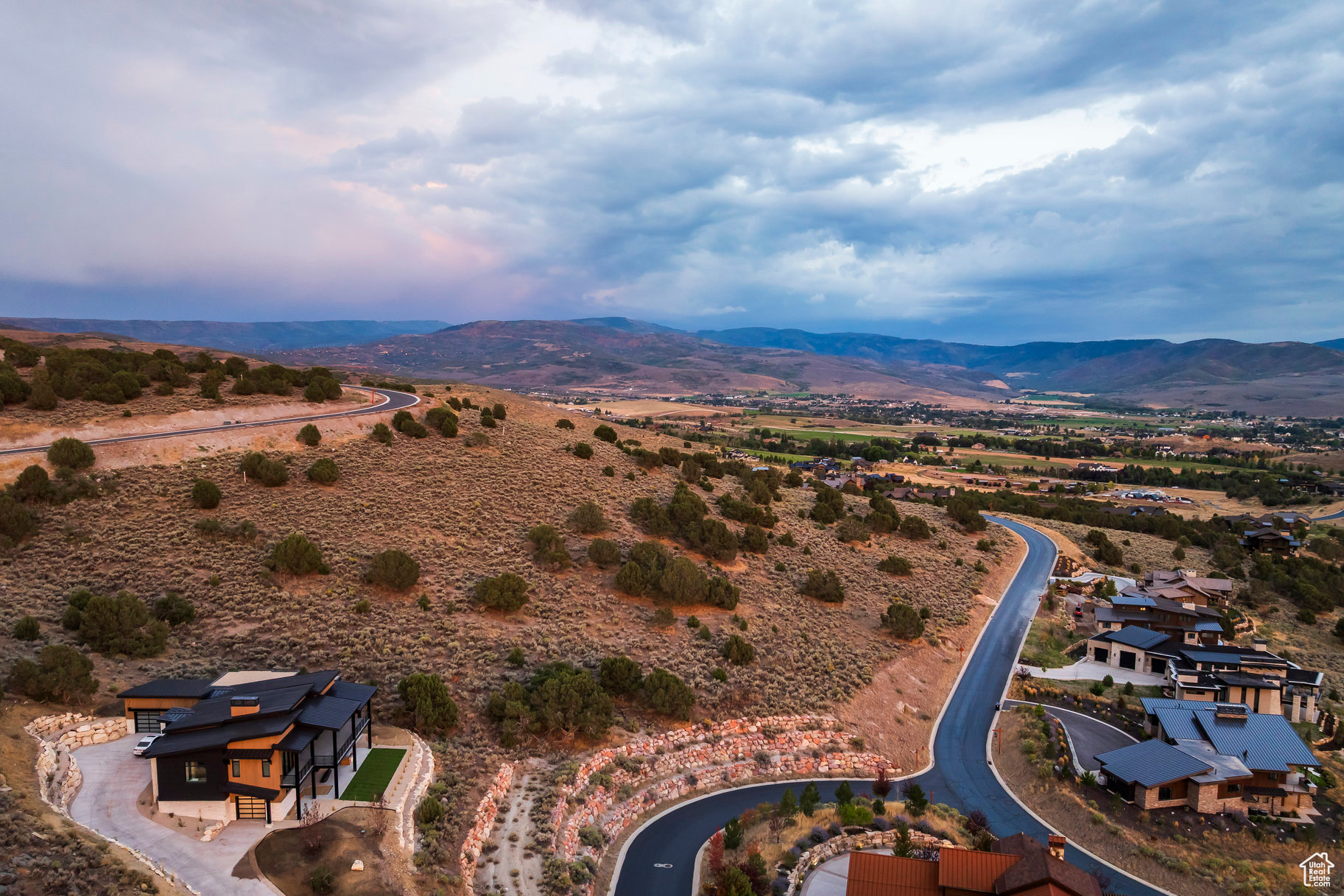 RED LEDGES - Land