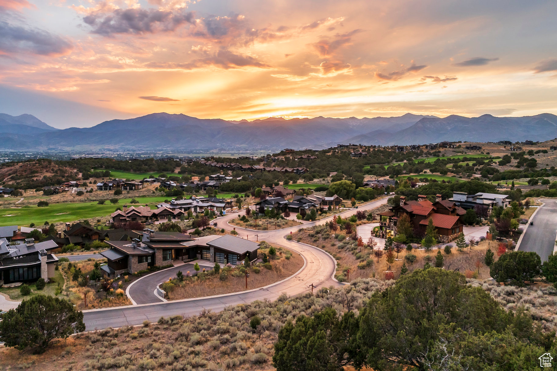 RED LEDGES - Land