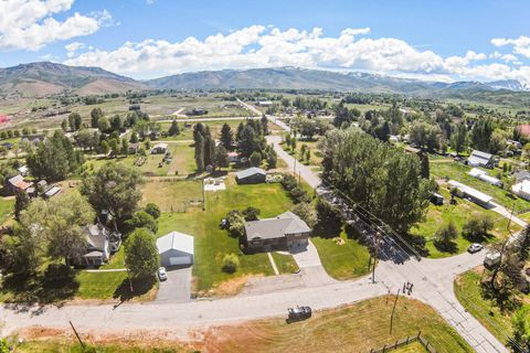 Tiny photo for 478 S 7600 E, Huntsville, UT 84317 (MLS # 2159552)
