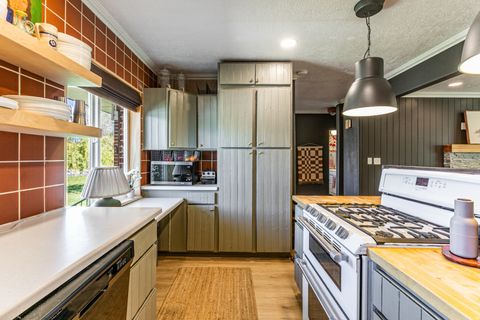 Tiny photo for 478 S 7600 E, Huntsville, UT 84317 (MLS # 2159552)