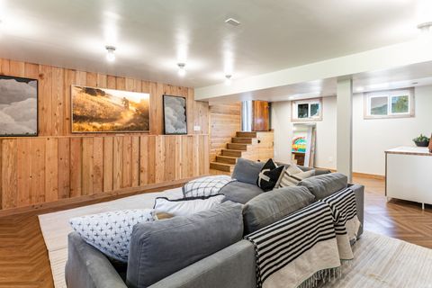 Tiny photo for 478 S 7600 E, Huntsville, UT 84317 (MLS # 2159552)