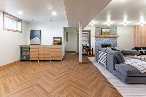 Tiny photo for 478 S 7600 E, Huntsville, UT 84317 (MLS # 2159552)