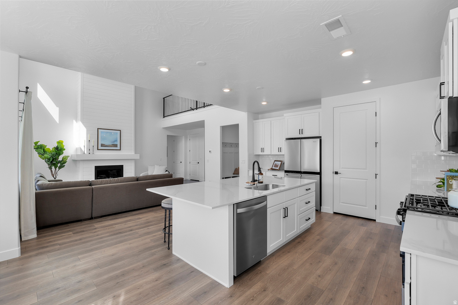 STANDING ROCK WEST - Residential