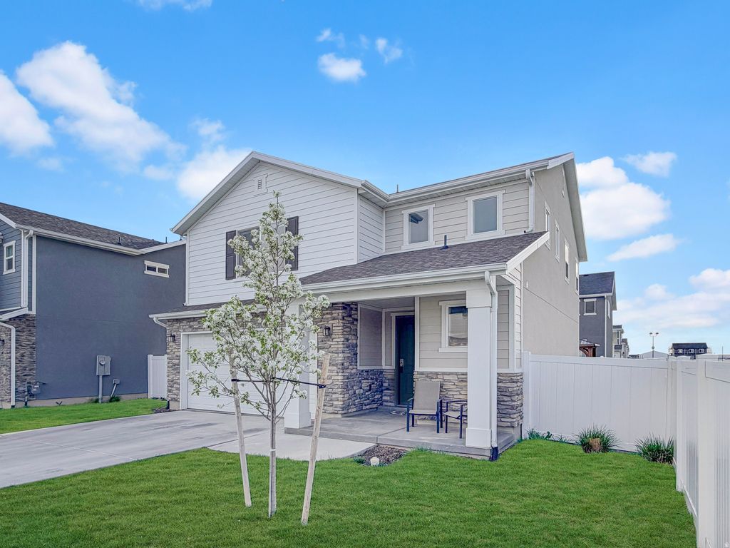 Photo of 2126 W LYDIA LN, Syracuse, UT 84075 (MLS # 2146862)