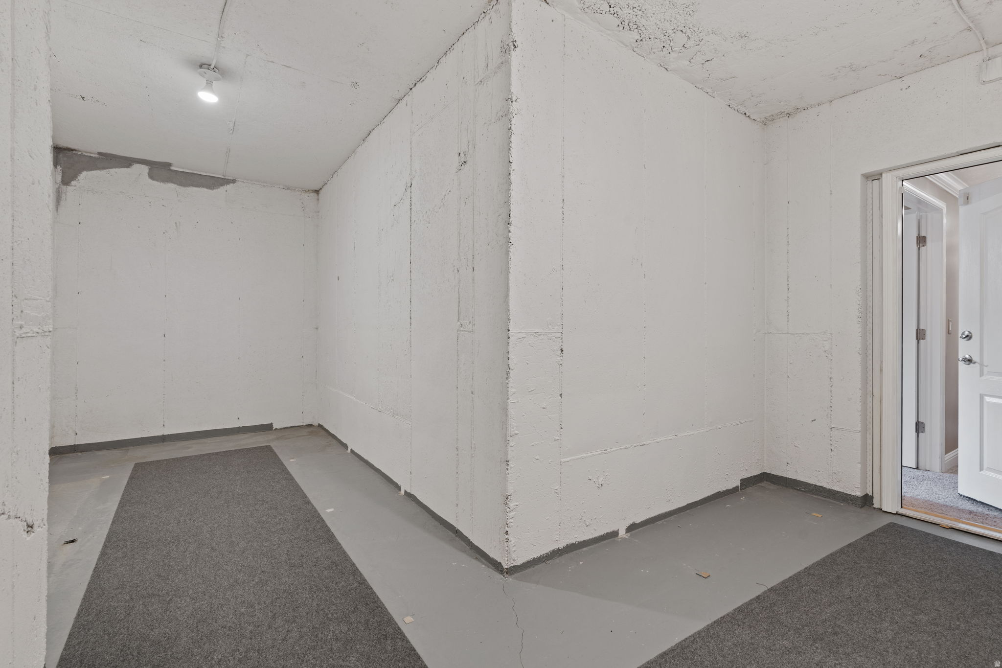 VILLAGE ON THE GREEN - Residential