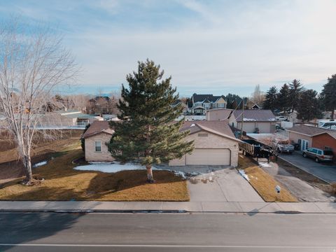Photo of 240 E CENTER ST, Lindon, UT 84042 (MLS # 2139986)