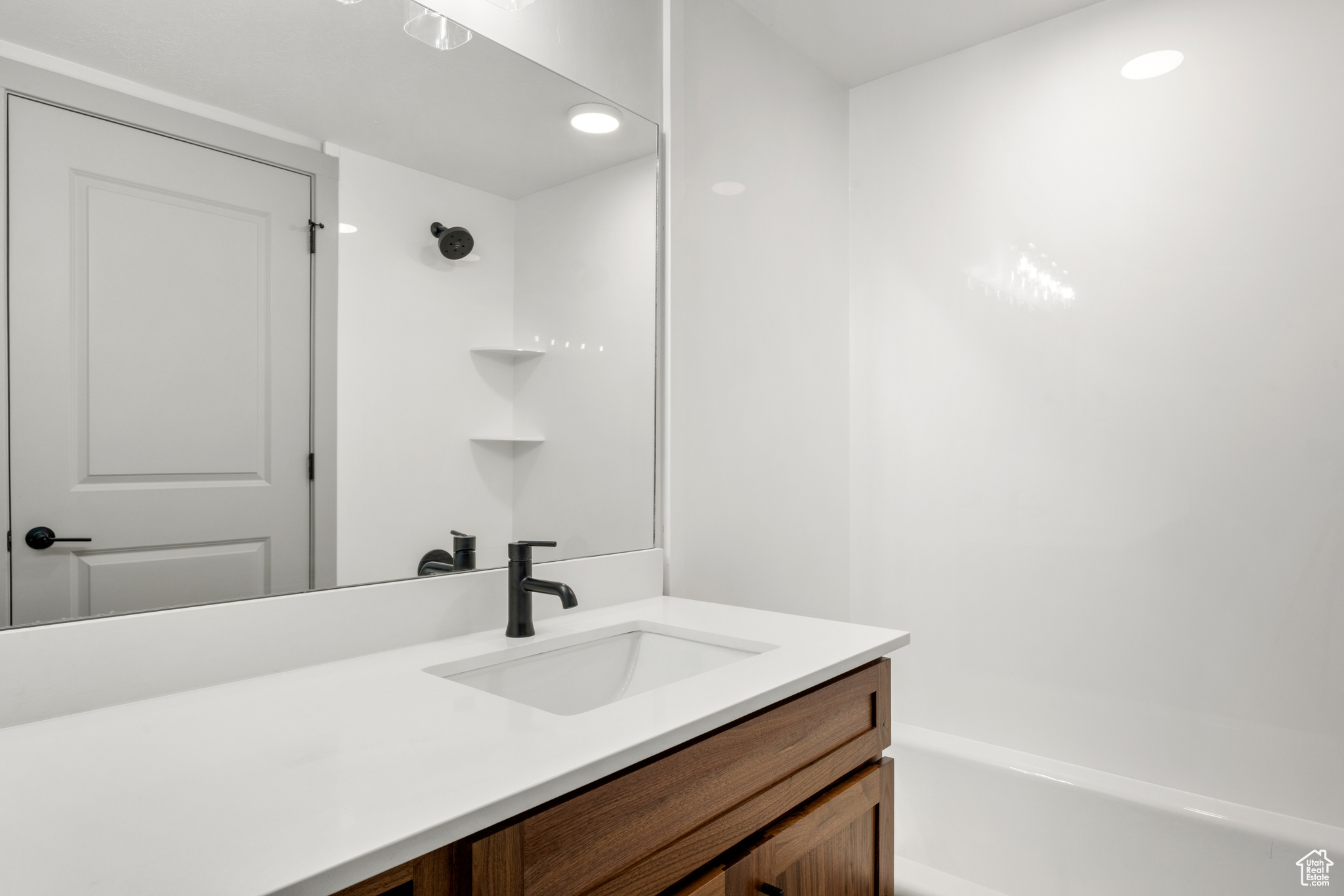 GARDEN CITY LAKE RESIDENCES - Residential