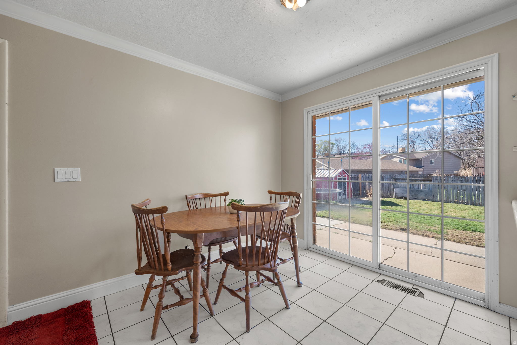 COUNTRY ESTATES #4 - Residential