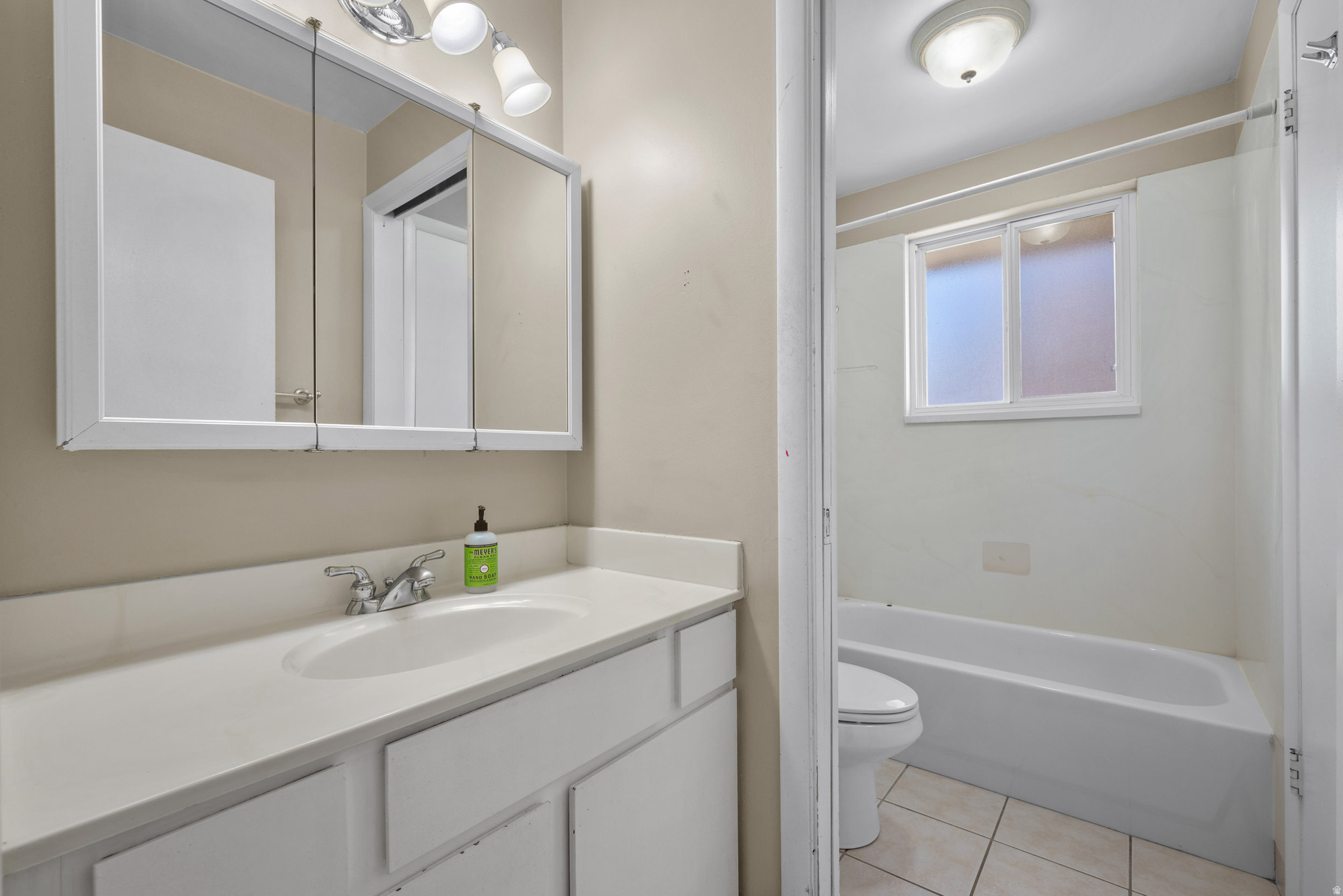 COUNTRY ESTATES #4 - Residential