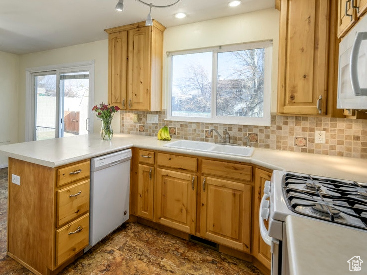 6069 S Foxhills Dr. Dr, Taylorsville, Utah image 9