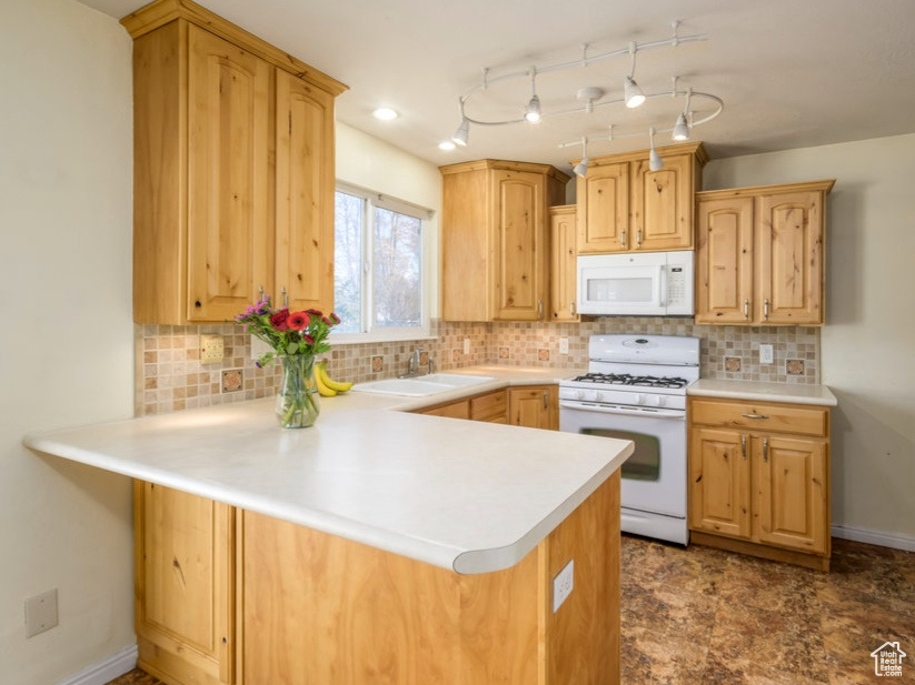 6069 S Foxhills Dr. Dr, Taylorsville, Utah image 8