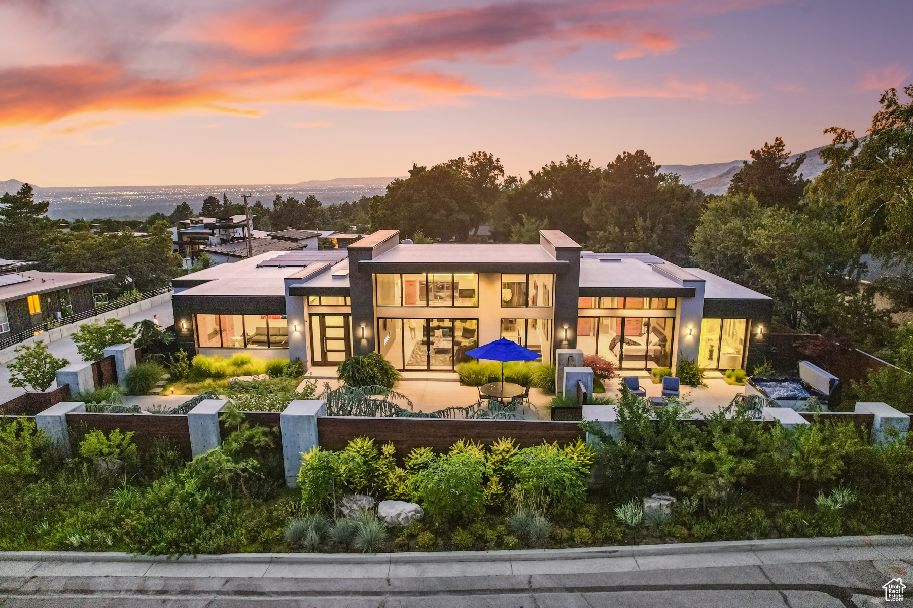 Salt Lake City, Utah 84124, United States, 5 Bedrooms Bedrooms, ,6 BathroomsBathrooms,Residential,Pending,8240