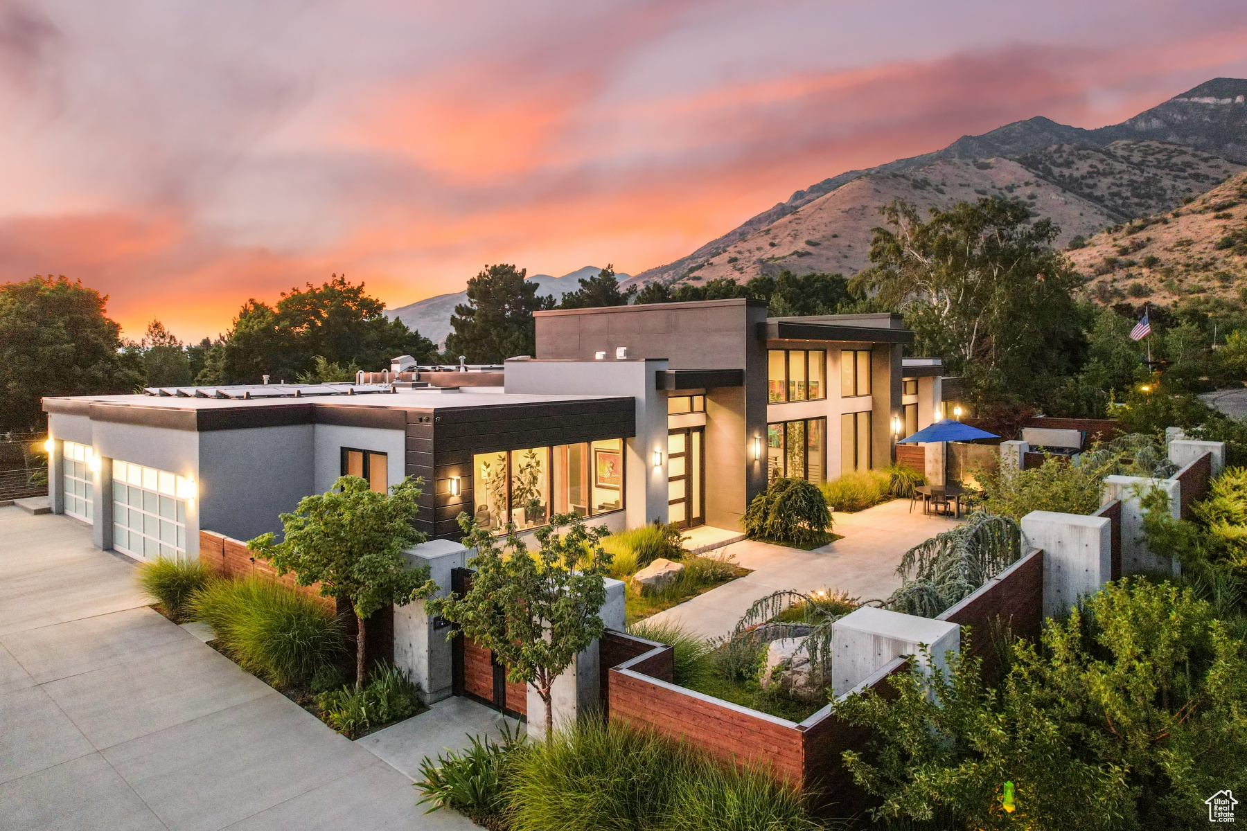 Salt Lake City, Utah 84124, United States, 5 Bedrooms Bedrooms, ,6 BathroomsBathrooms,Residential,Pending,8240