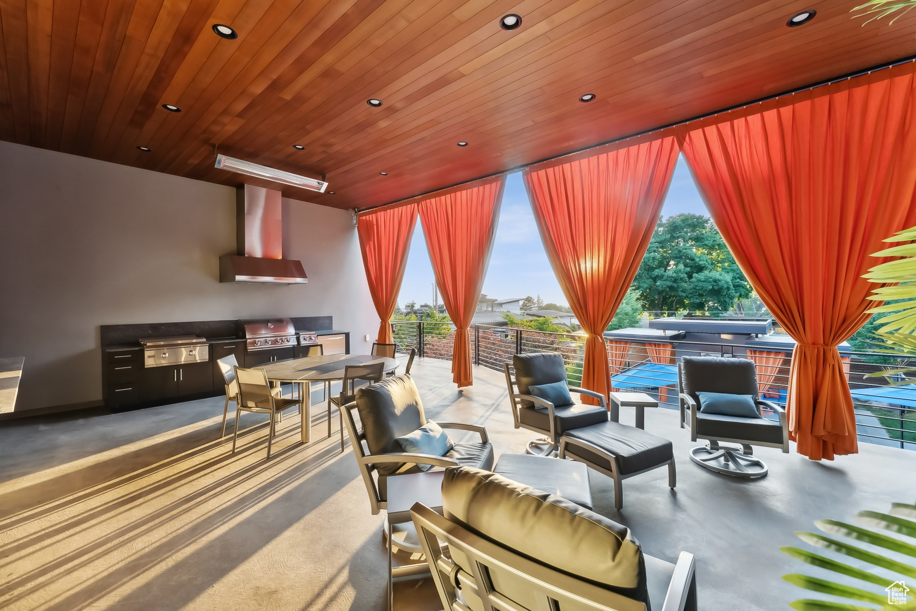 Salt Lake City, Utah 84124, United States, 5 Bedrooms Bedrooms, ,6 BathroomsBathrooms,Residential,Pending,8240