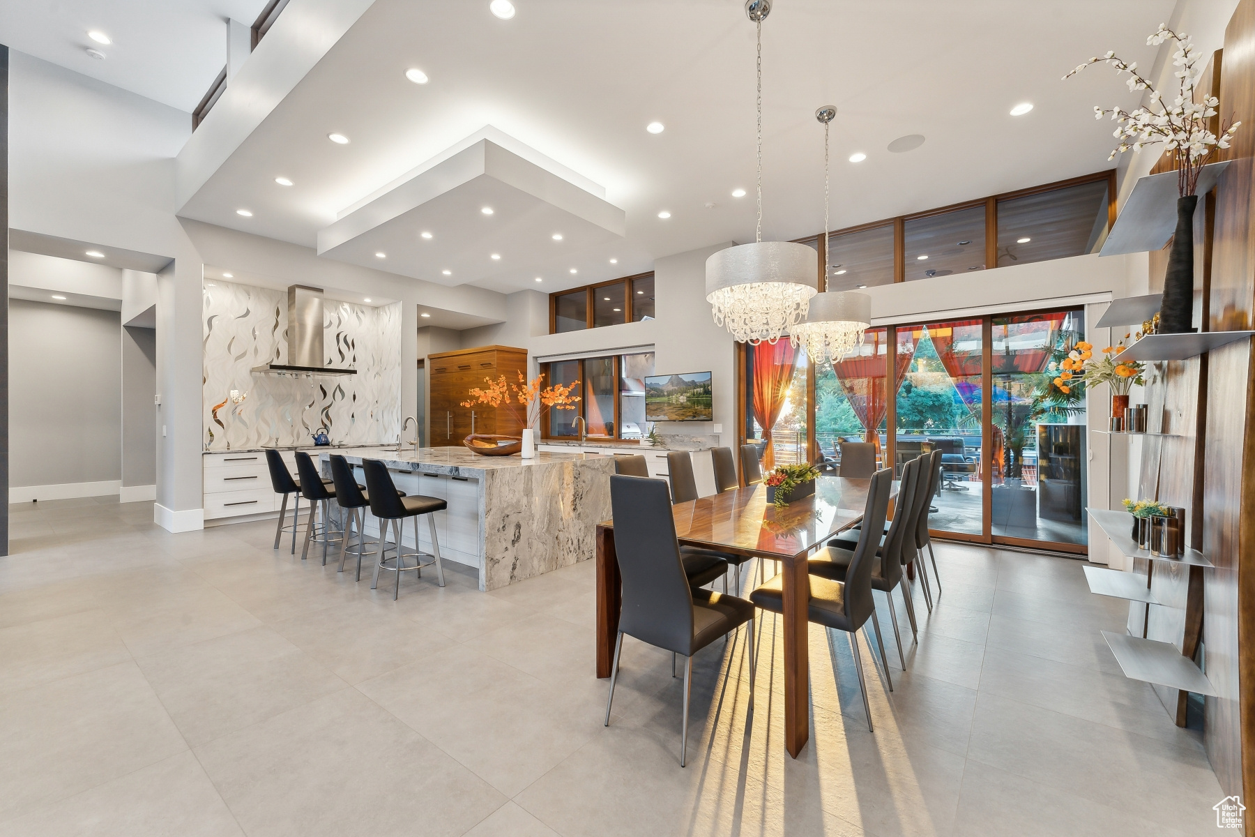 Salt Lake City, Utah 84124, United States, 5 Bedrooms Bedrooms, ,6 BathroomsBathrooms,Residential,Pending,8240