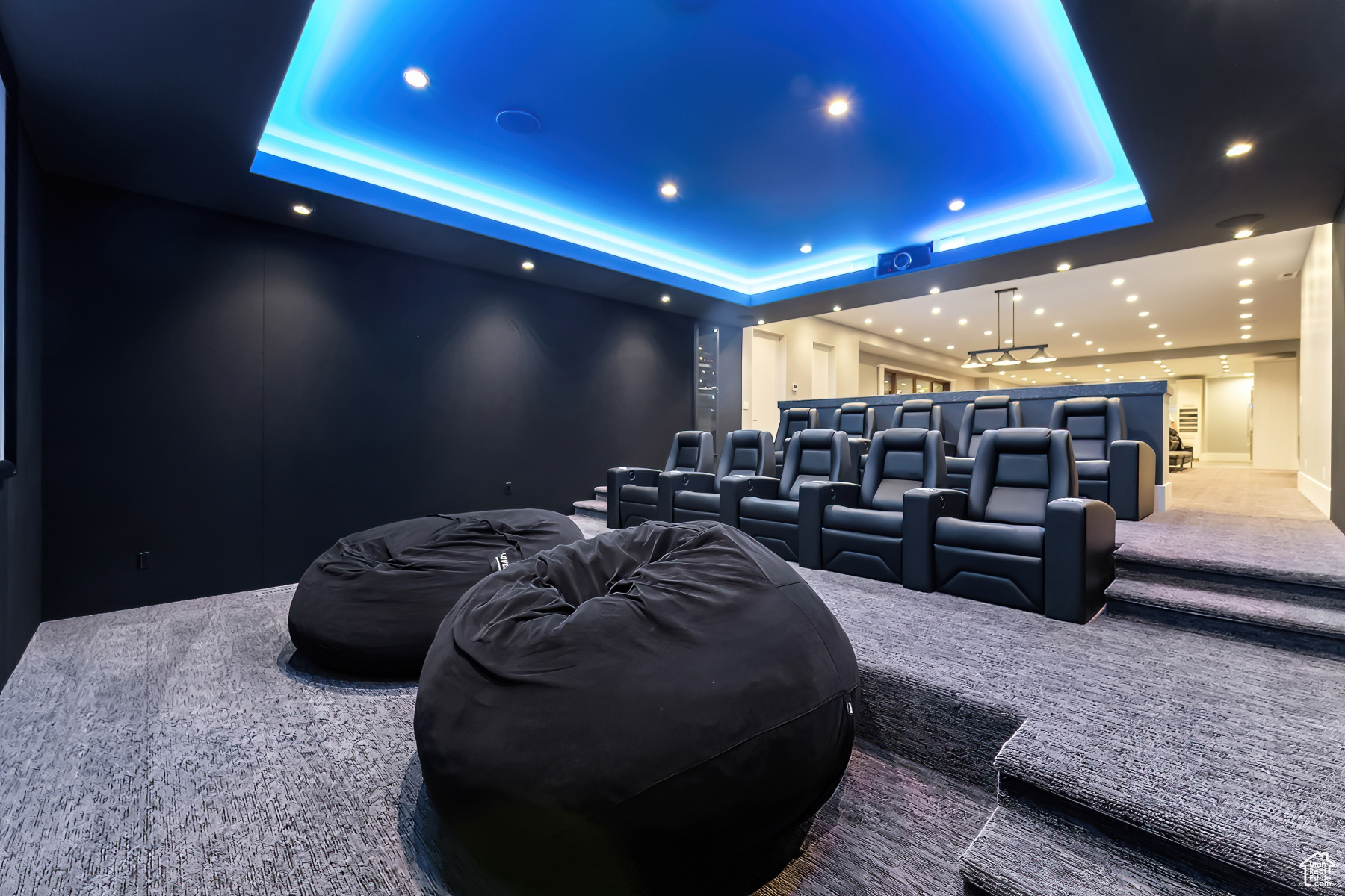 Salt Lake City, Utah 84124, United States, 5 Bedrooms Bedrooms, ,6 BathroomsBathrooms,Residential,Pending,8240