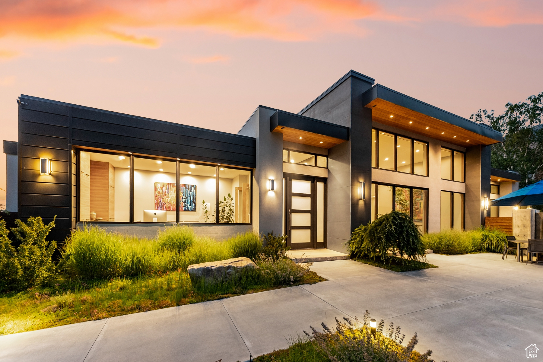 Salt Lake City, Utah 84124, United States, 5 Bedrooms Bedrooms, ,6 BathroomsBathrooms,Residential,Pending,8240