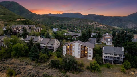 Photo of 933 SWISS OAKS DR, Midway, UT 84049 (MLS # 2185242)