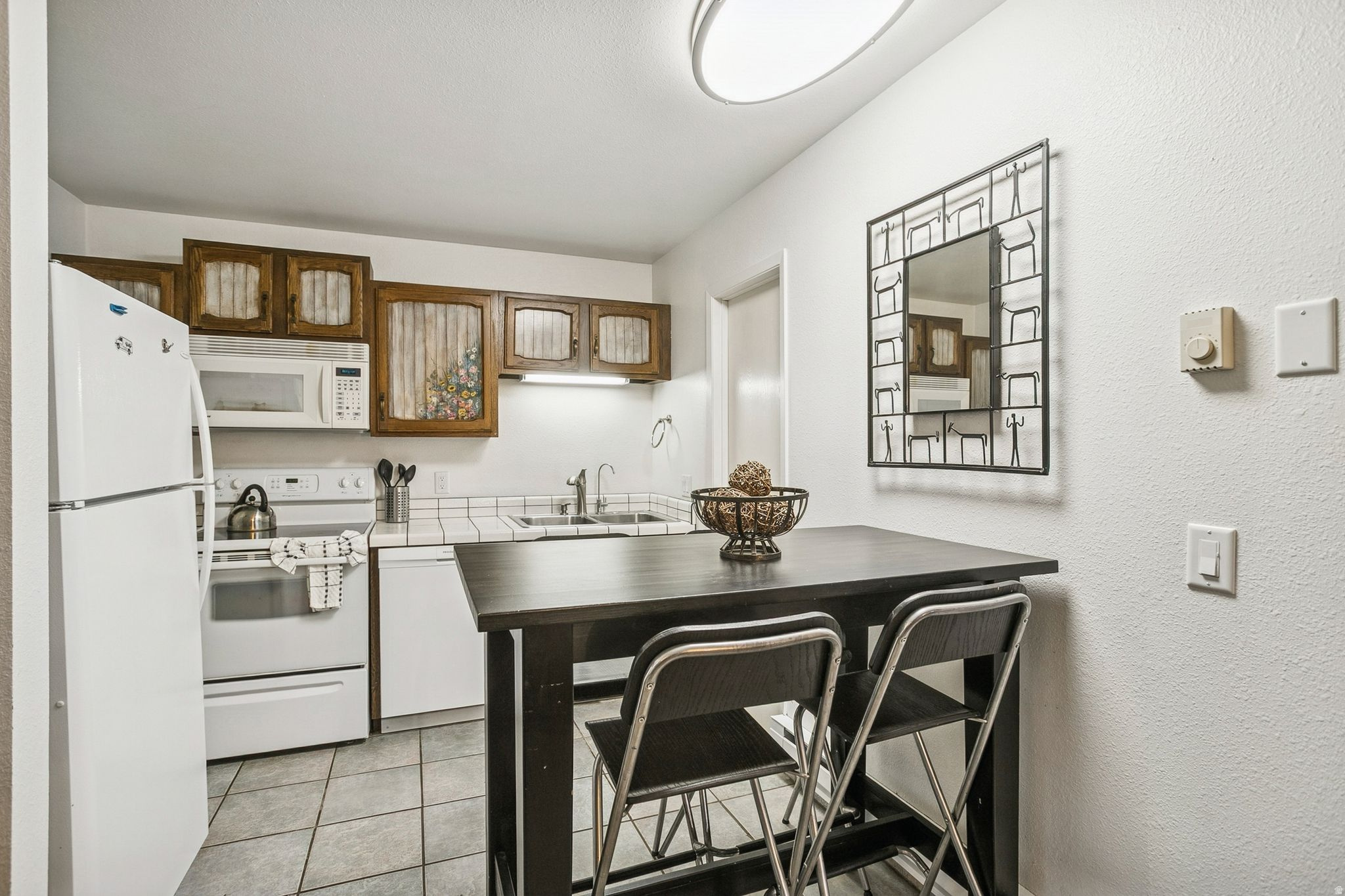 RED PINE CONDOS - Residential