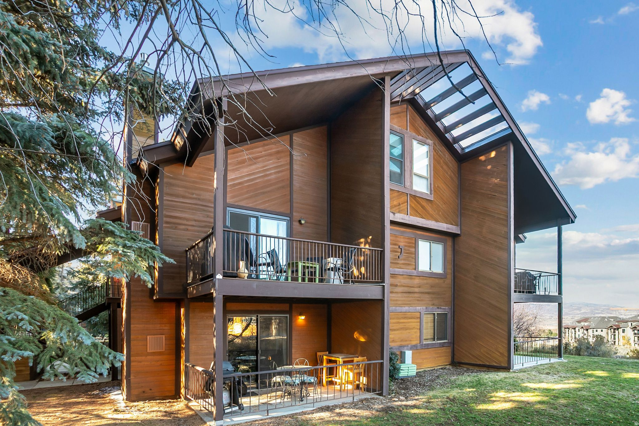 RED PINE CONDOS - Residential