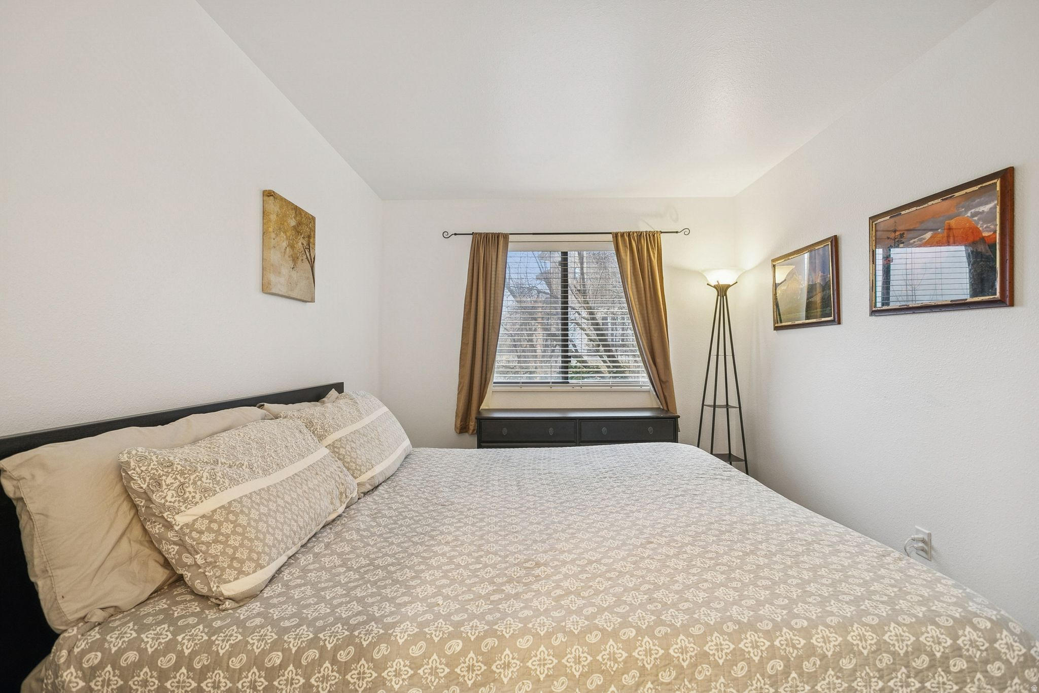 RED PINE CONDOS - Residential