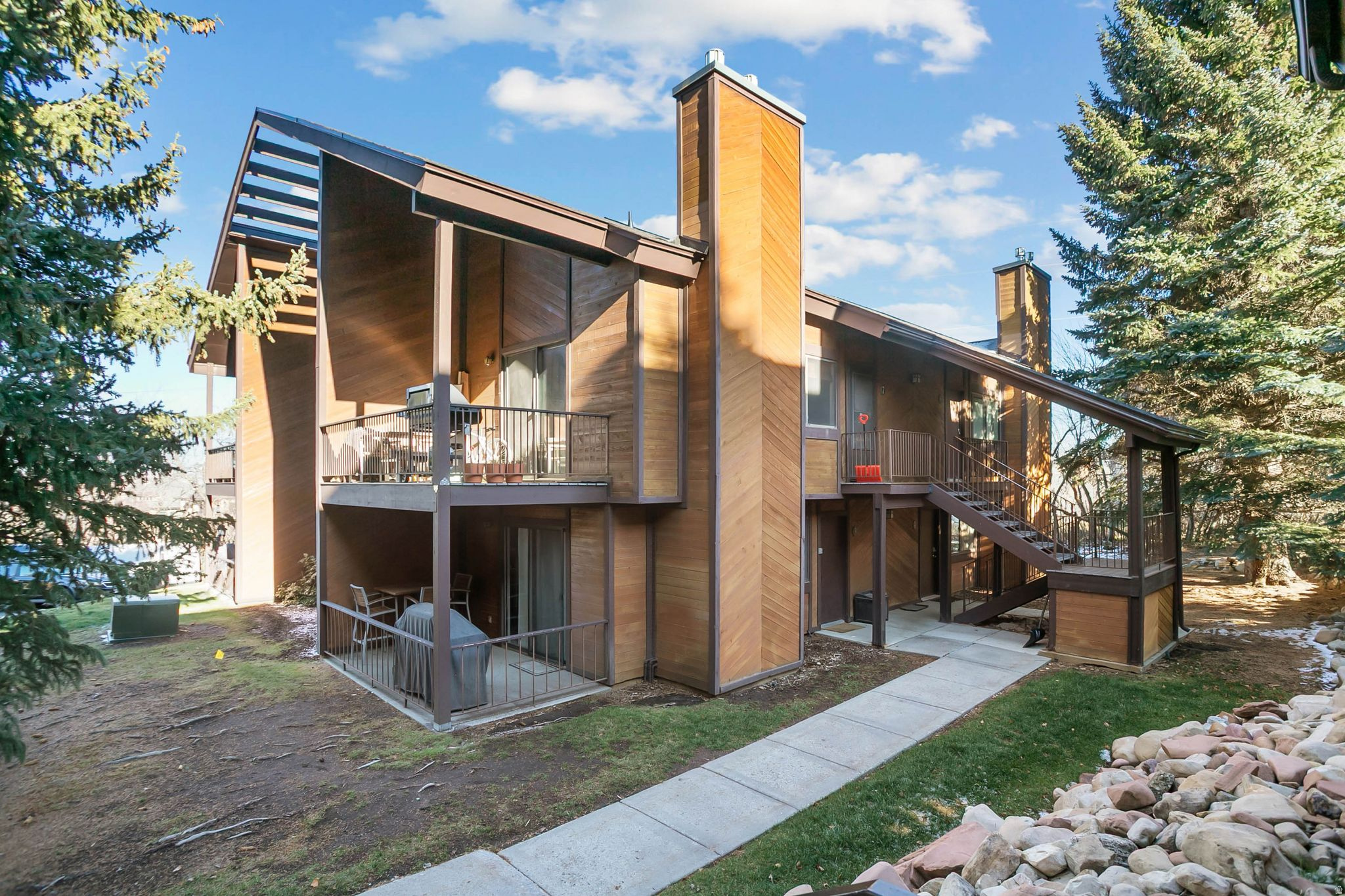 RED PINE CONDOS - Residential