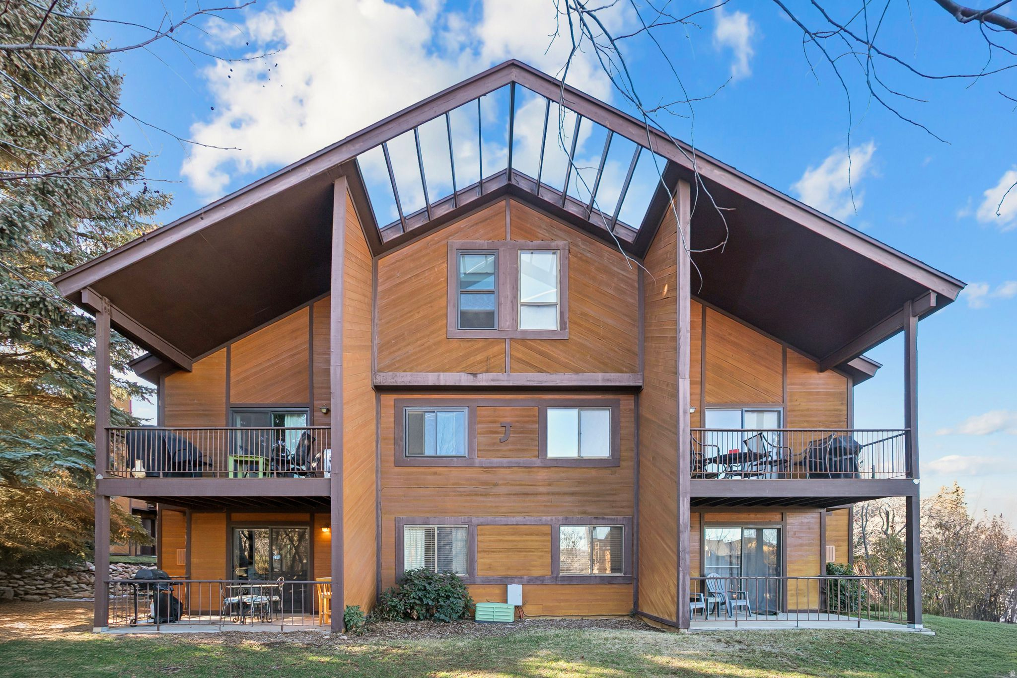 RED PINE CONDOS - Residential