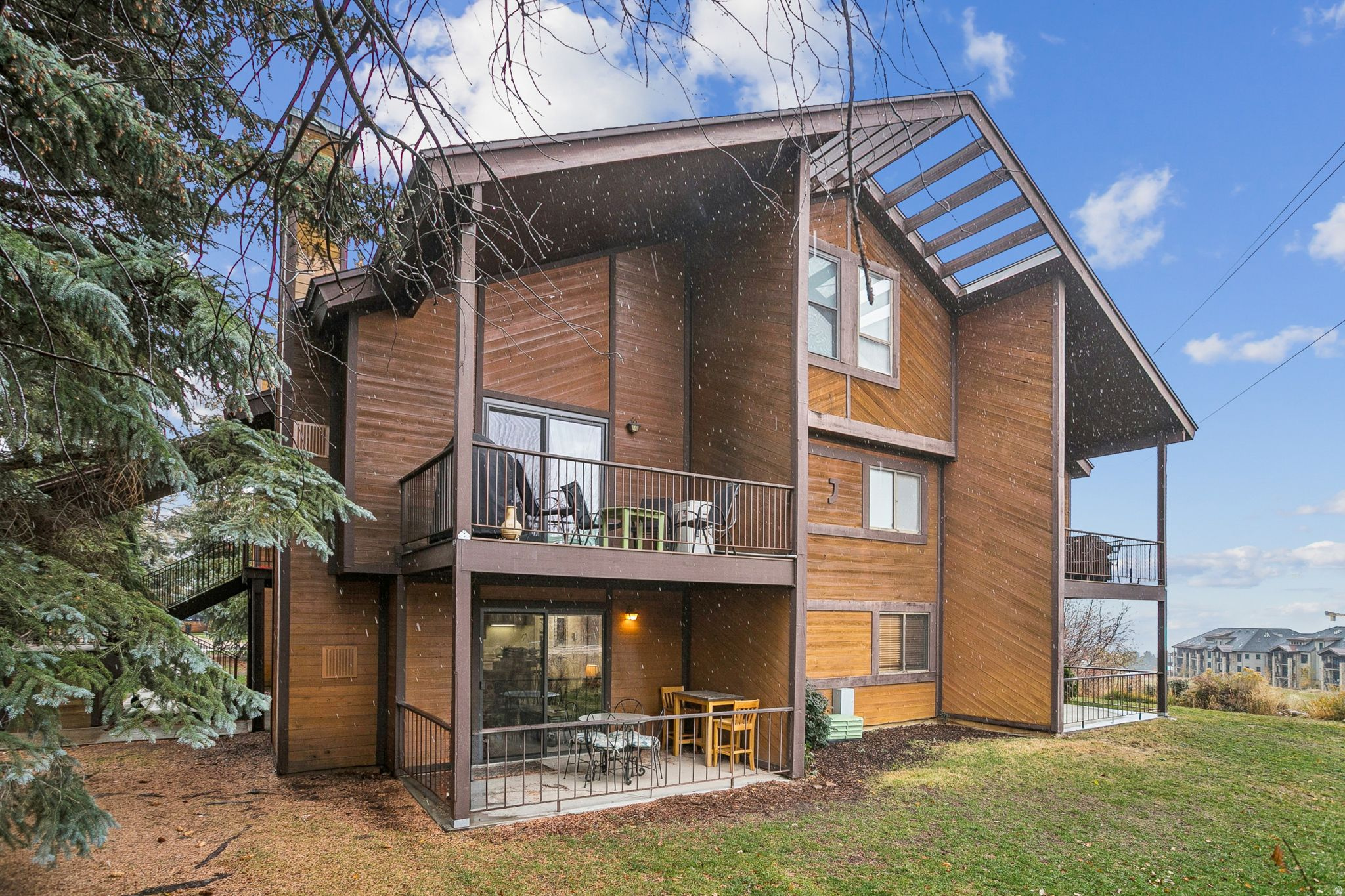 RED PINE CONDOS - Residential