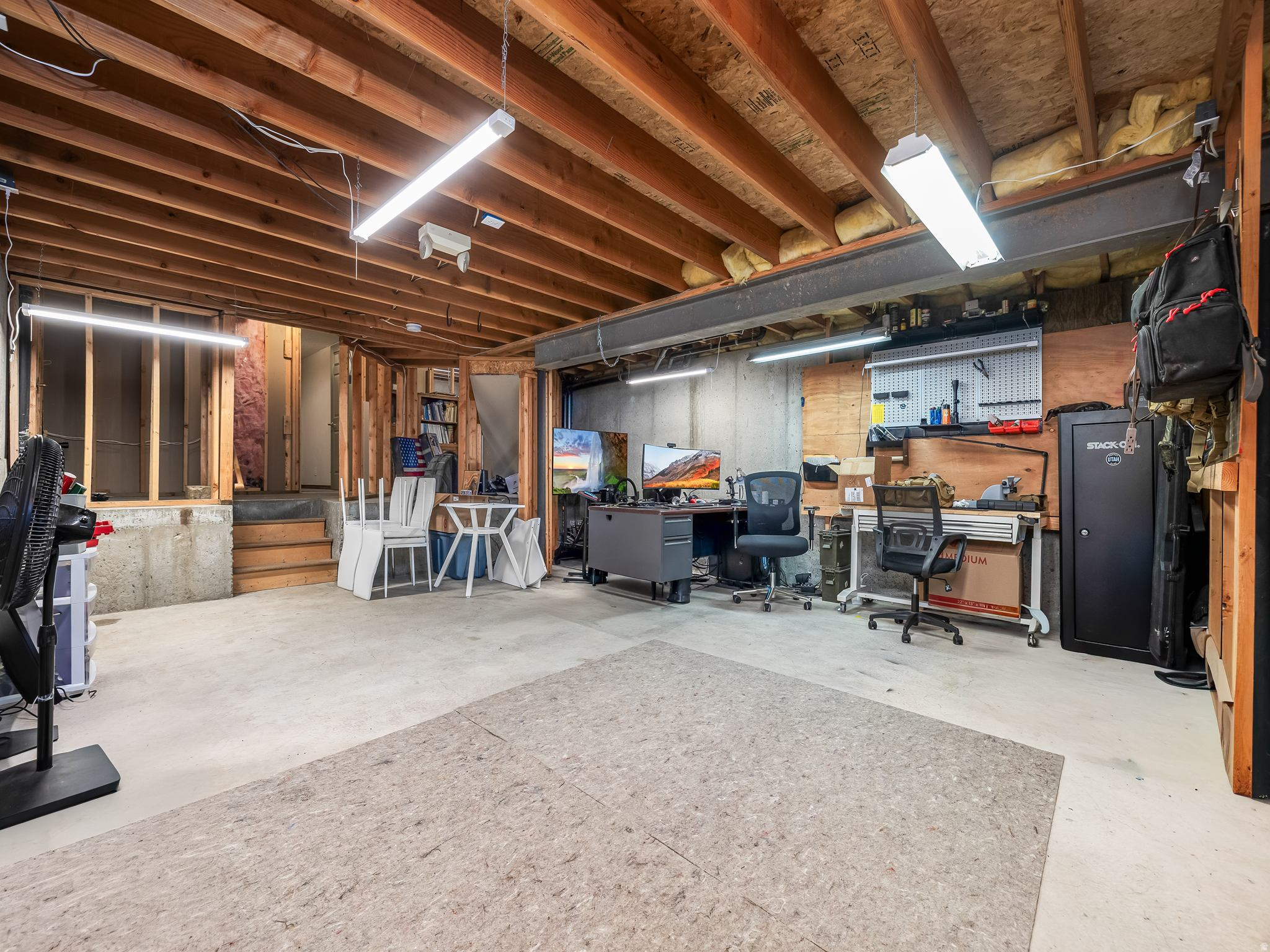 HI-COUNTRY ESTATES - Residential