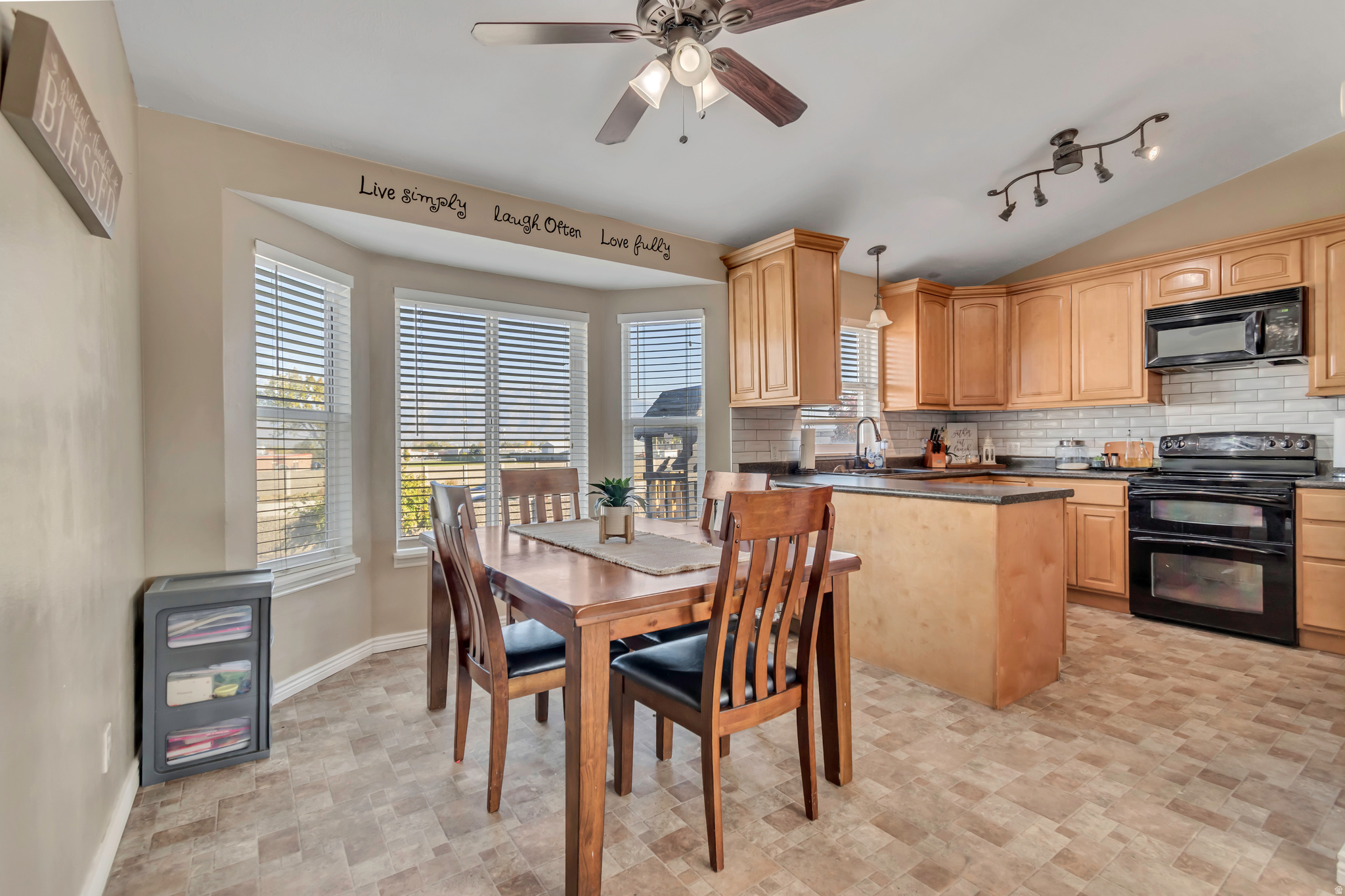 BLOOMINGTON ACRES - Residential