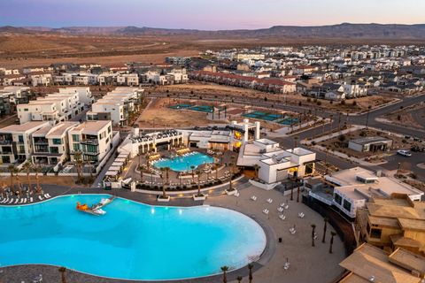 Tiny photo for 762 W PERIWINKLE LN #102, Saint George, UT 84790 (MLS # 2126222)