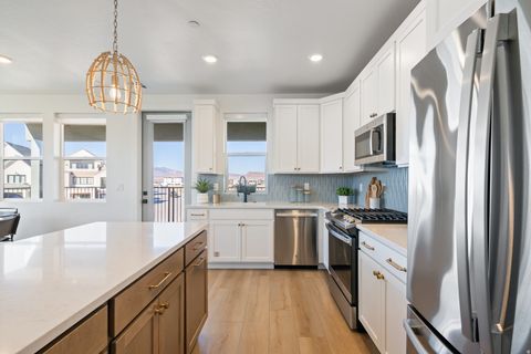 Tiny photo for 762 W PERIWINKLE LN #102, Saint George, UT 84790 (MLS # 2126222)