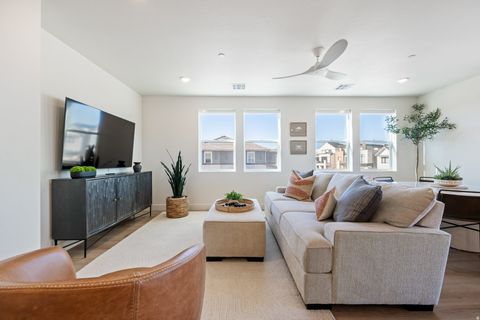 Tiny photo for 762 W PERIWINKLE LN #102, Saint George, UT 84790 (MLS # 2126222)