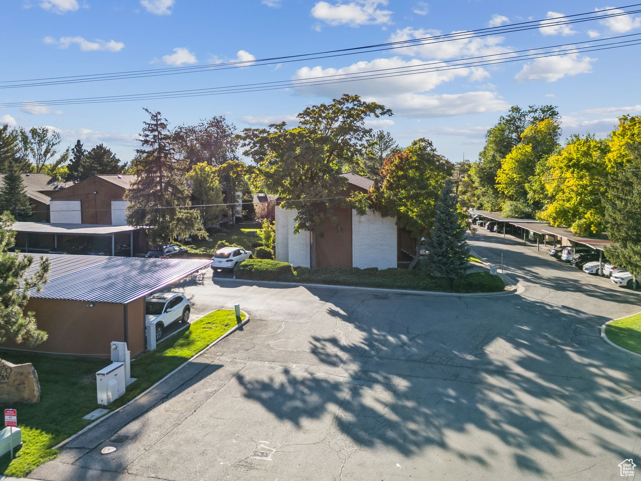 WOOD HOLLOW CONDM - Residential