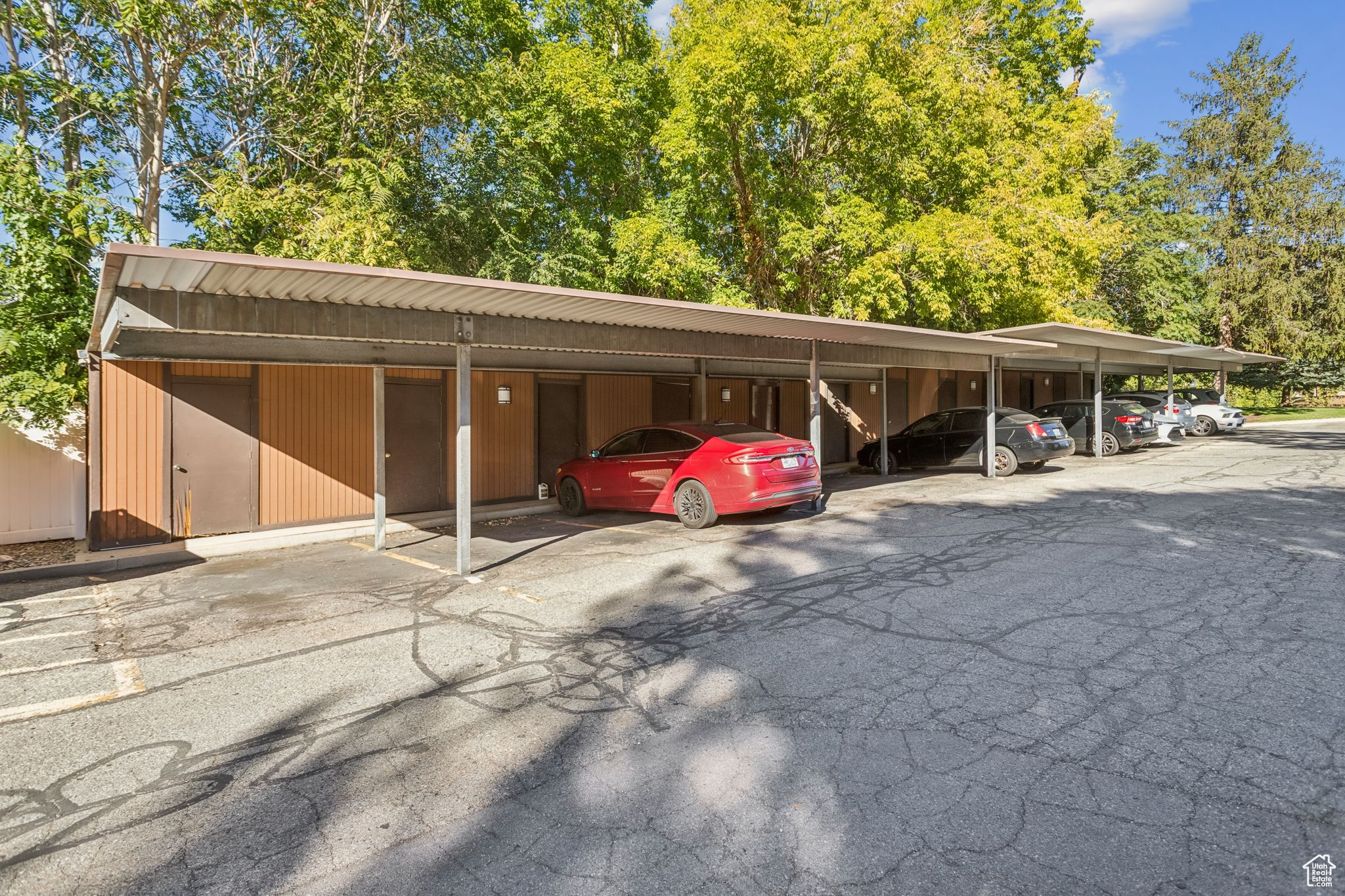 WOOD HOLLOW CONDM - Residential