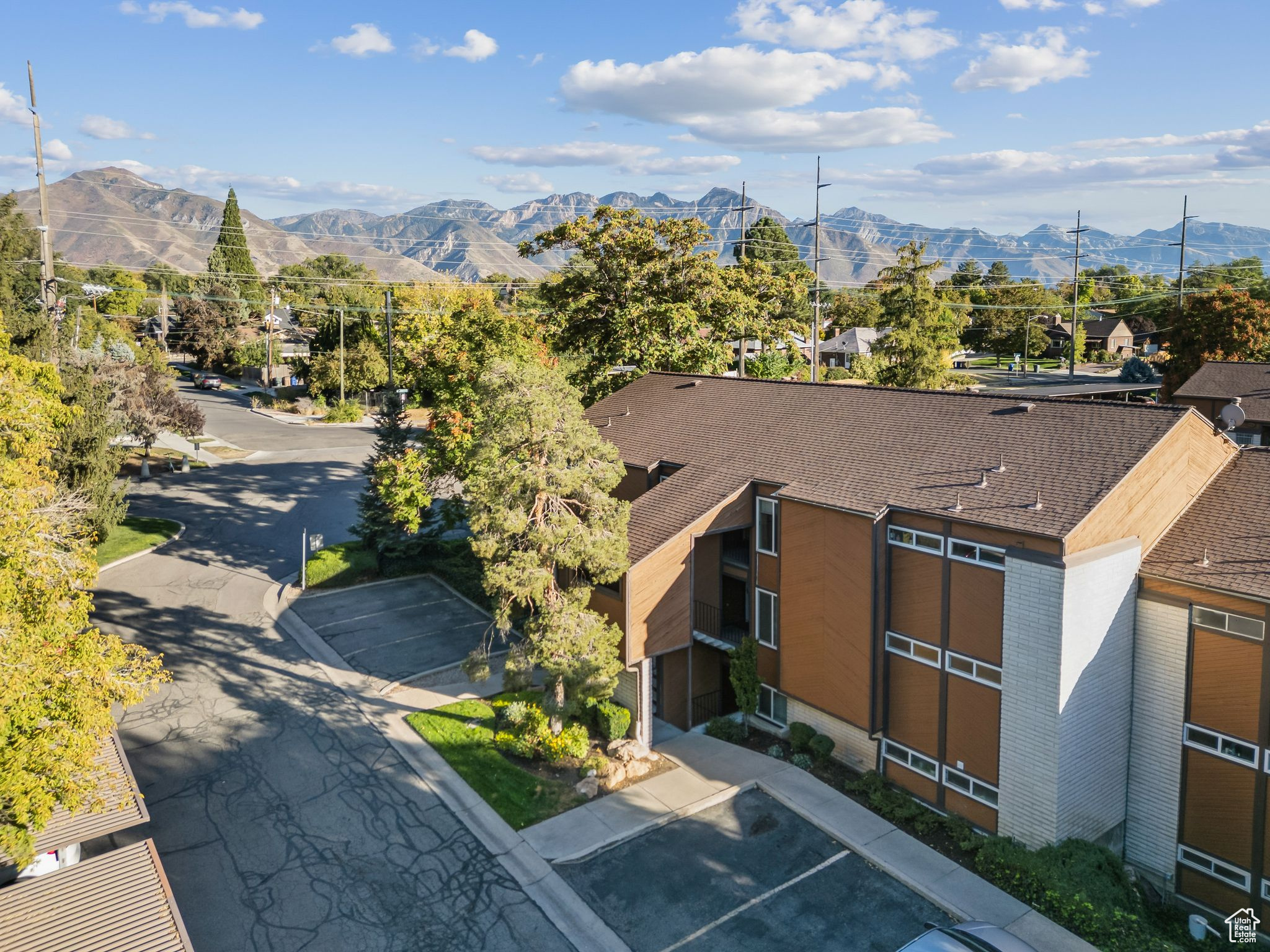 WOOD HOLLOW CONDM - Residential