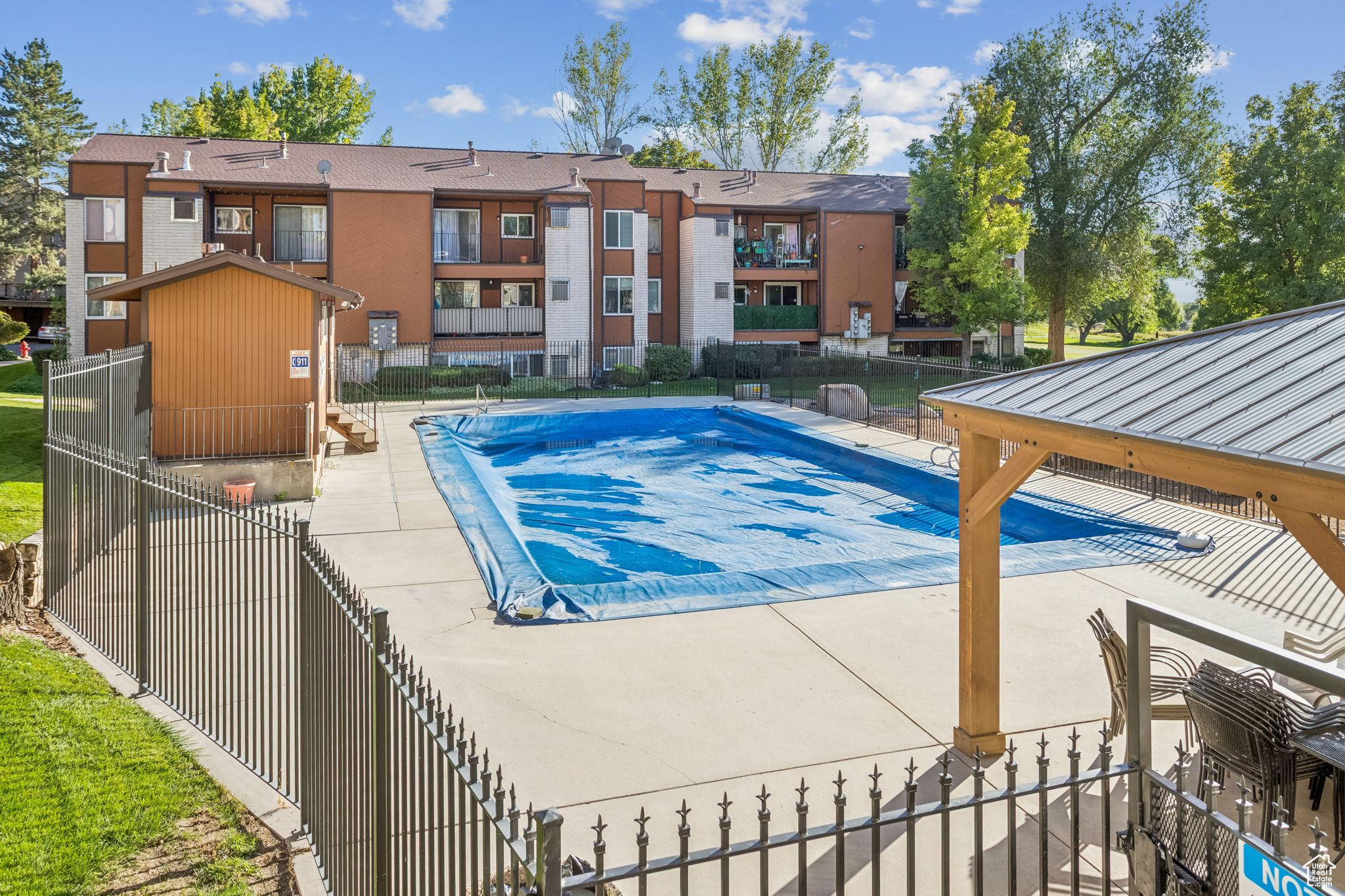 WOOD HOLLOW CONDM - Residential