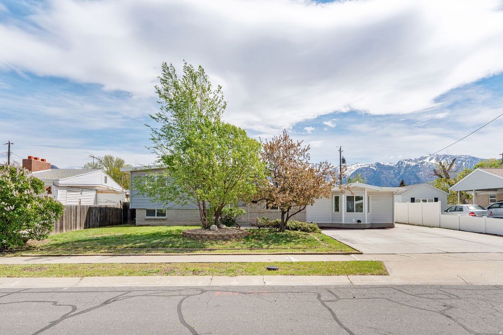 Photo of 9085 S 440 E, Sandy, UT 84070 (MLS # 2152402)