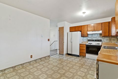 Tiny photo for 3964 W HORIZON DOWNS CIR, Taylorsville, UT 84129 (MLS # 2125064)