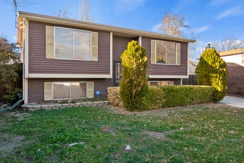 Tiny photo for 3964 W HORIZON DOWNS CIR, Taylorsville, UT 84129 (MLS # 2125064)