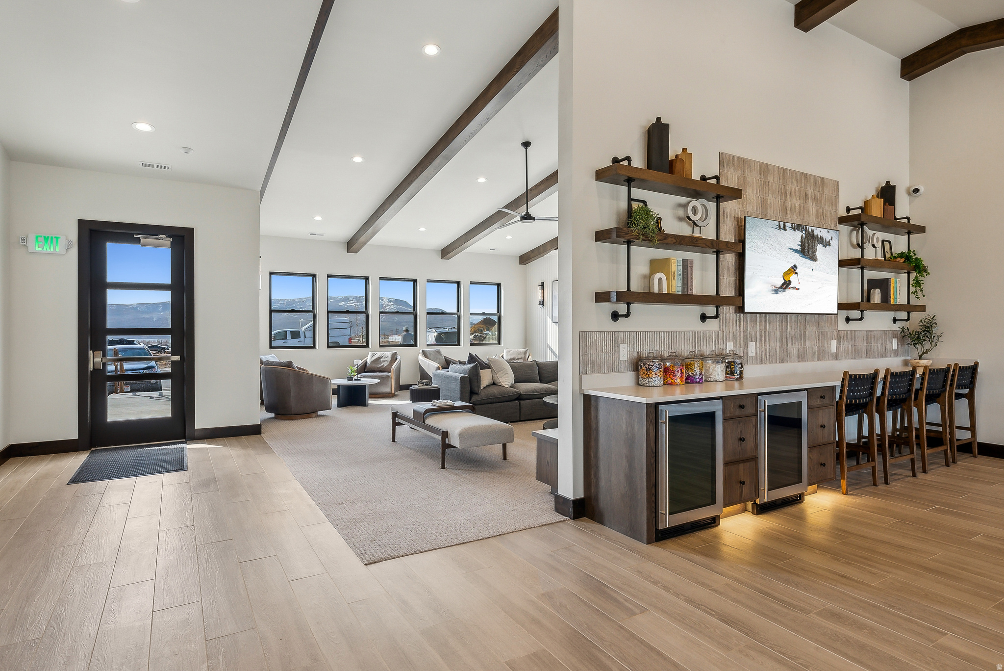 MAYFLOWER LAKESIDE - Residential