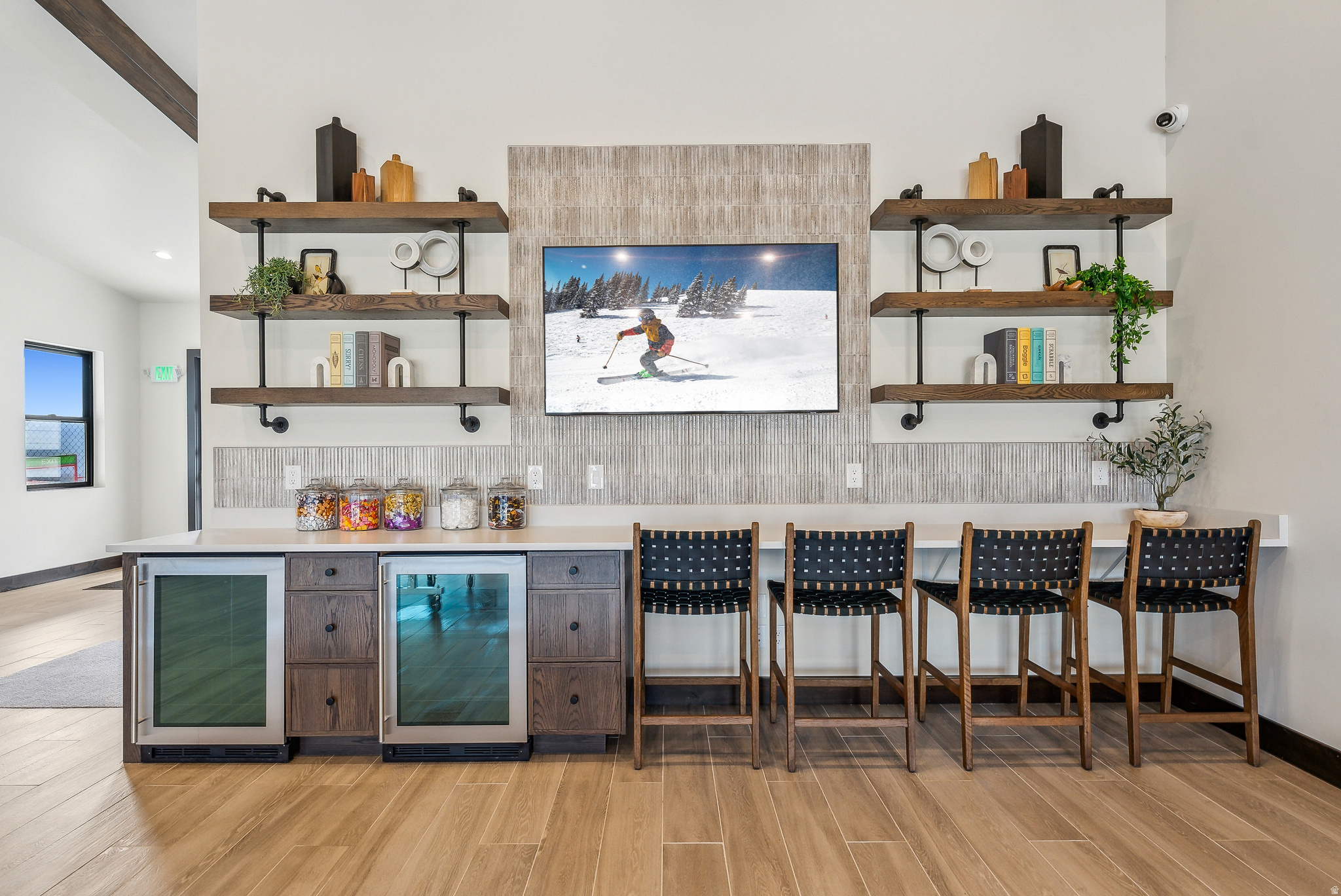 MAYFLOWER LAKESIDE - Residential
