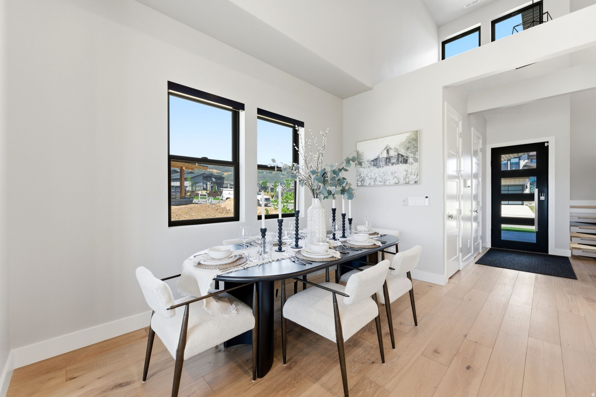 MAYFLOWER LAKESIDE - Residential
