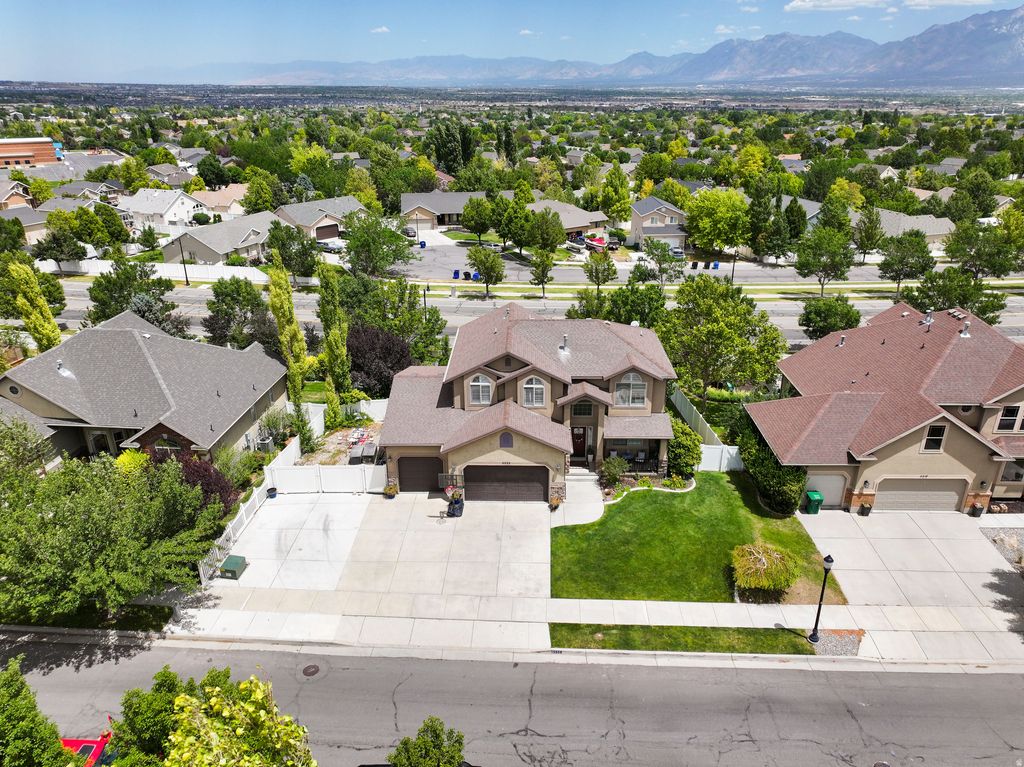 Photo of 5532 W MORNING DR, Herriman, UT 84096 (MLS # 2140600)