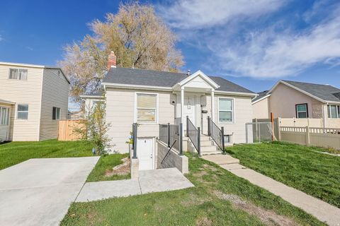 Tiny photo for 810 W 400 N, Salt Lake City, UT 84116 (MLS # 2123595)