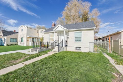 Photo of 810 W 400 N, Salt Lake City, UT 84116 (MLS # 2123595)