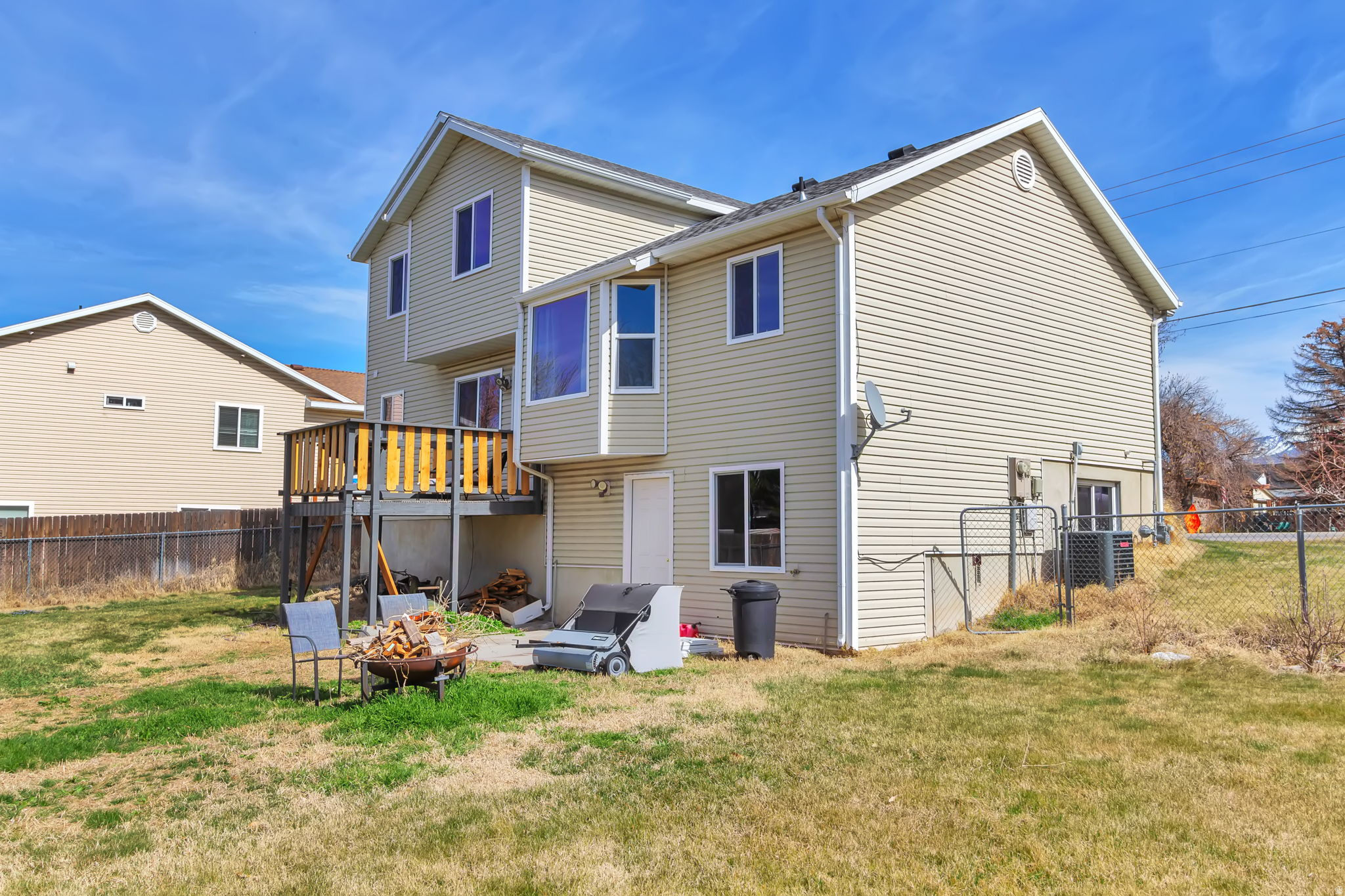 CLOVER RIDGE - Residential Lease