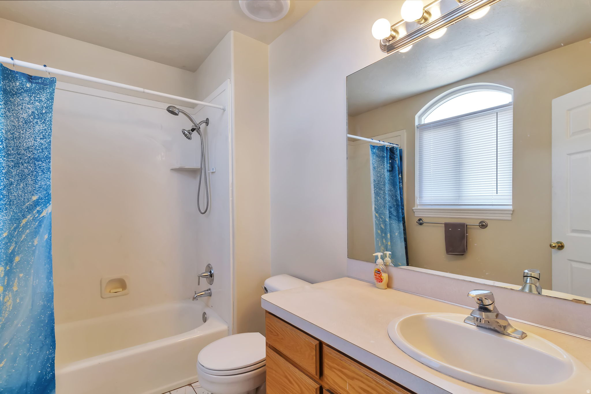 CLOVER RIDGE - Residential Lease