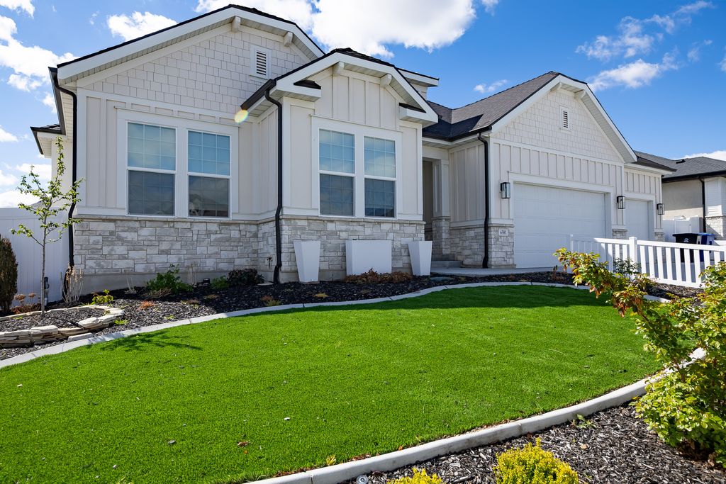 Photo of 6581 W SHAWNEE MARIE WAY, Herriman, UT 84096 (MLS # 2149280)